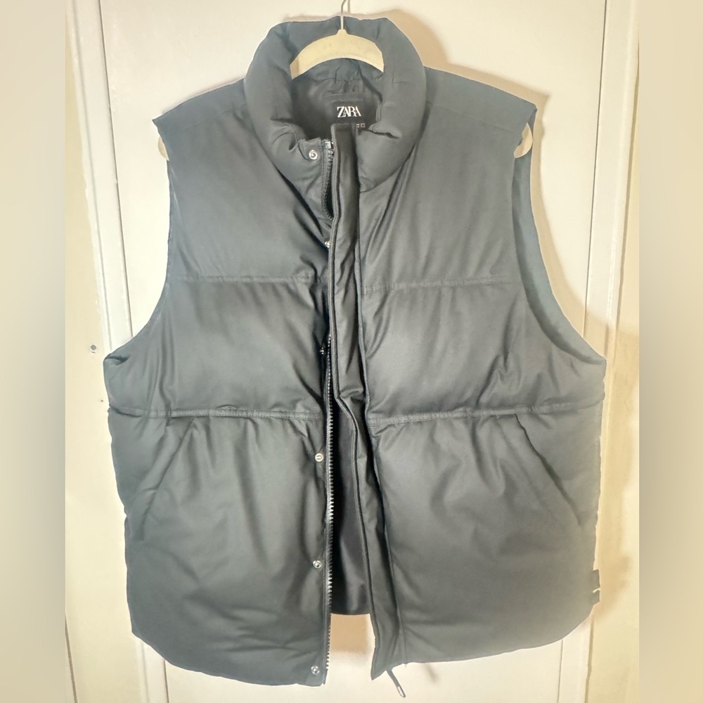 Zara Men's Charcoal Puffer Vest